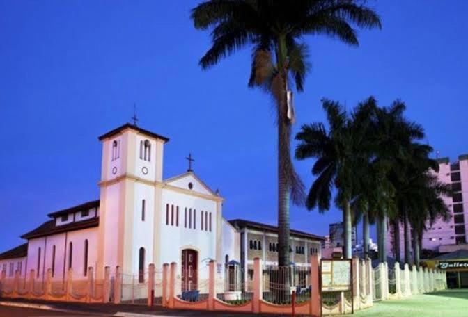 Hotel Golden Dolphin Com Cafe Da Manha! Piscinas 24H Caldas Novas Exterior foto
